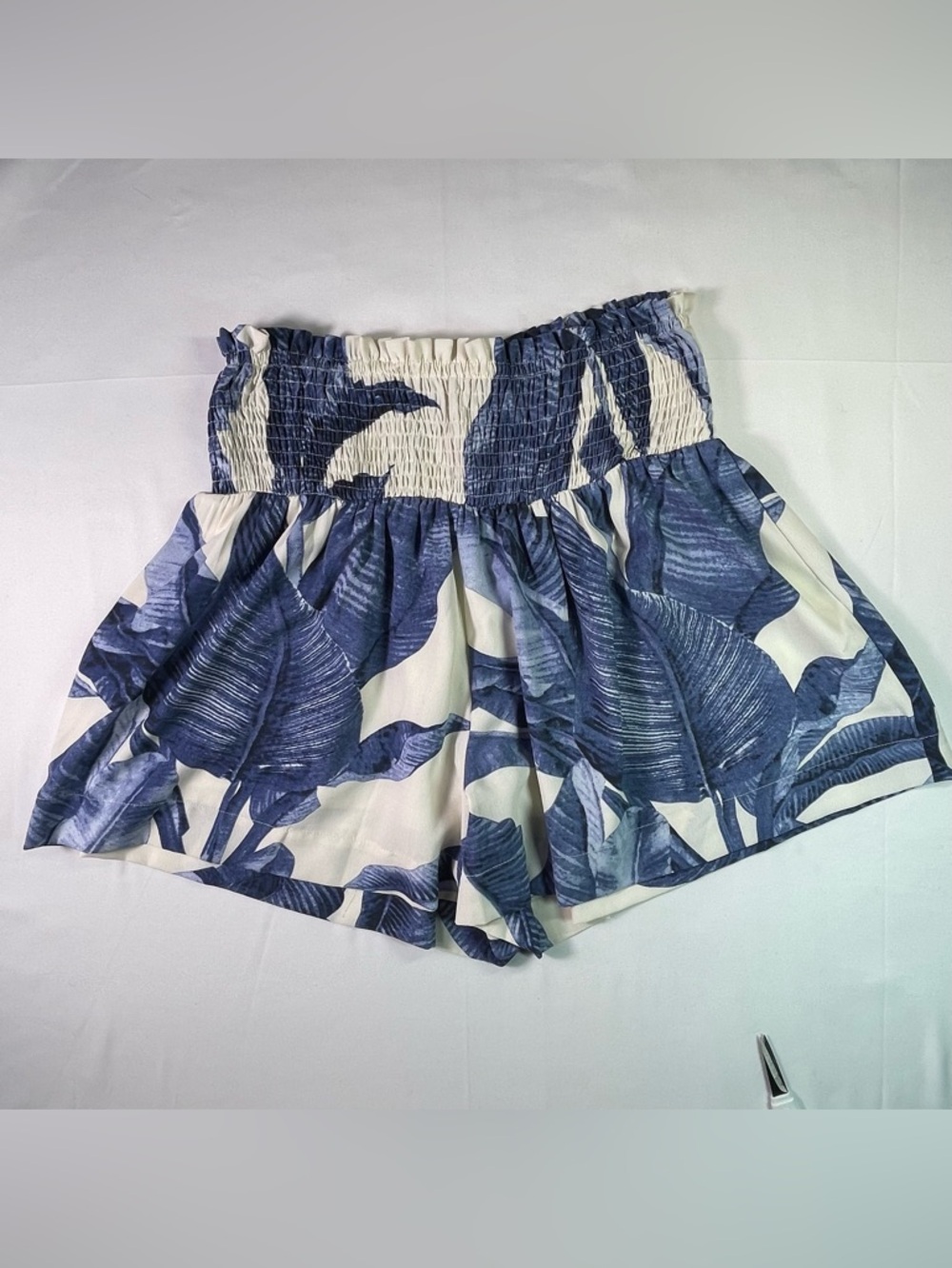 TCEC Smocked Waist Blue Leaf Print Women's Shorts